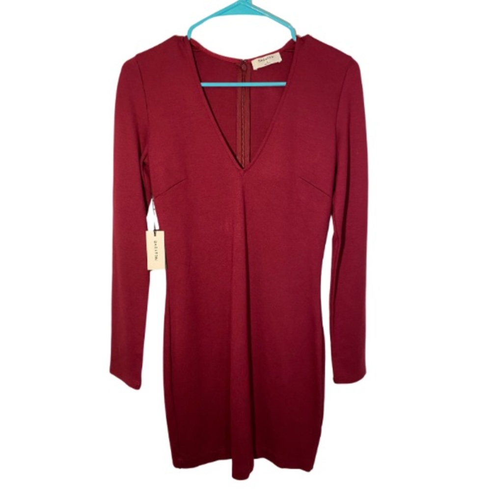 NWT Babaton by Aritzia Leo Bodycon Red Dress V-Neck Long Sleeve Size 4